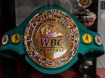 ...atleta che il 24 luglio scorso ha conseguito il prestigioso titolo internazionale �World Boxing Council� battendo a Sciacca, in Sicilia, lo svizzero Philipp Hafeli